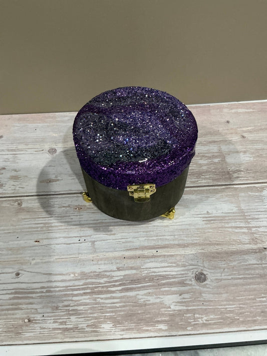 Round raised jewelry box - Caprice Customz LLC